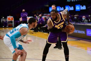 pivot basketball Lebron James